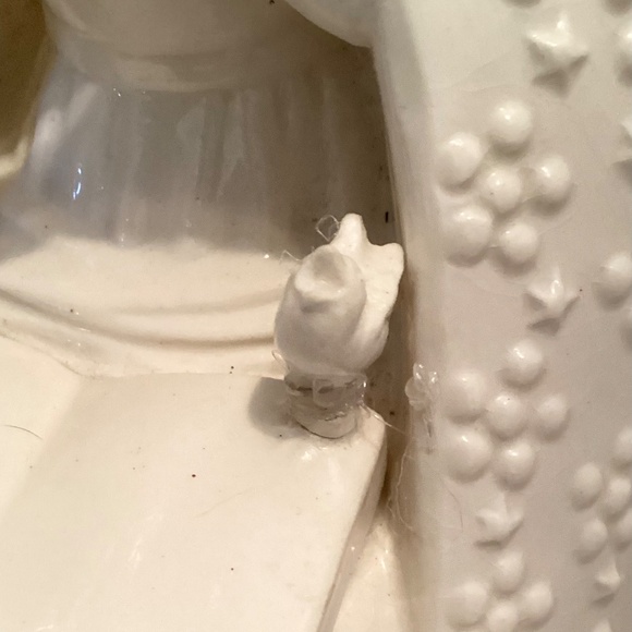 SALE! … M. J. HUMMEL…LARGE MADONNA AND CHILD PORCELAIN FIGURINE..minor flaws - Picture 6 of 11